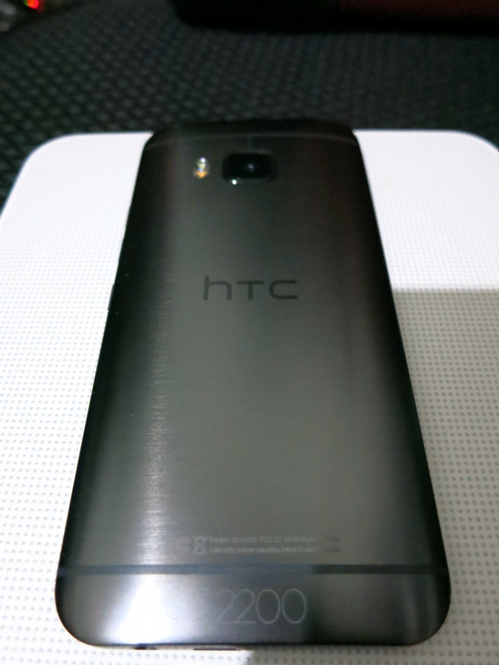 HTC M9 靚絲灰 開箱小分享
