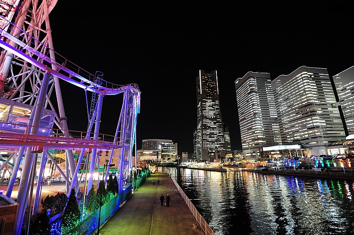 2015冬。日本關東自由行。漫步橫濱。戀人的聖地_橫濱浪漫夜景。横濱地標塔大廈69F。空中花園（Sky Garden）展望台