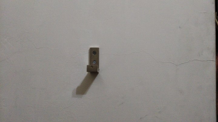 可以請高手幫忙判斷是否鑽到電線/管嗎？