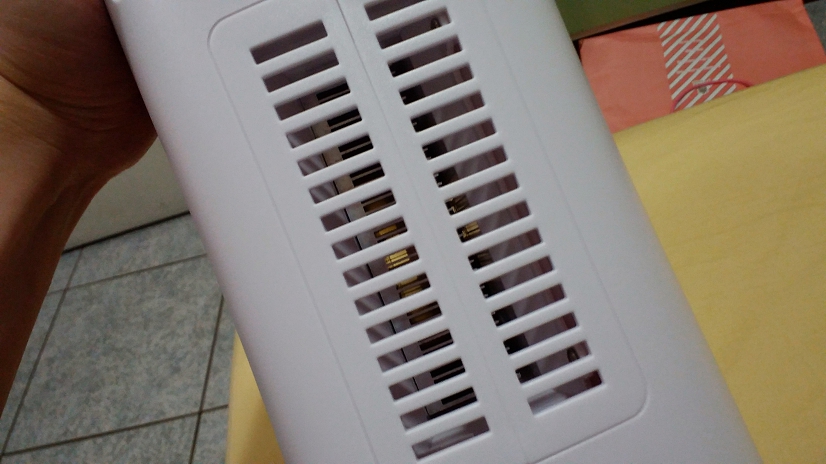 [開箱] 魔力家-去潮靈 電子式除濕機