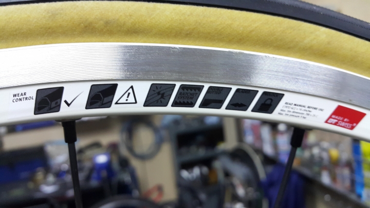 新輪組DT Swiss RR21