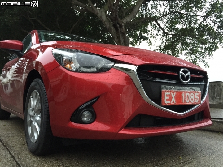 ALL NEW MAZDA 2 頂級  開箱文~~~~~~~~~~更新幾張內裝照片