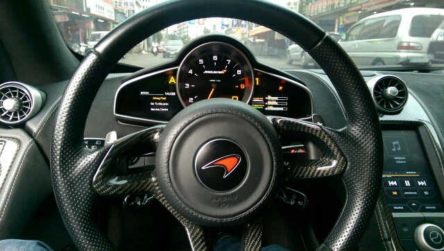 McLaren 麥拉倫