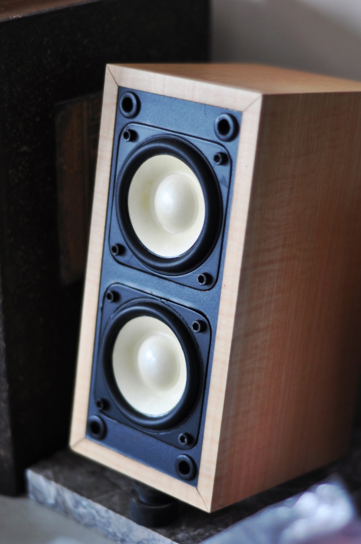 (開箱)新基音學XES-Z1 數位擴大機 + Smart 2 Plus喇叭