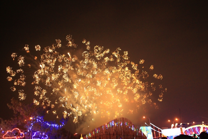 500D+EF-S24  F2.8 .......的燈會