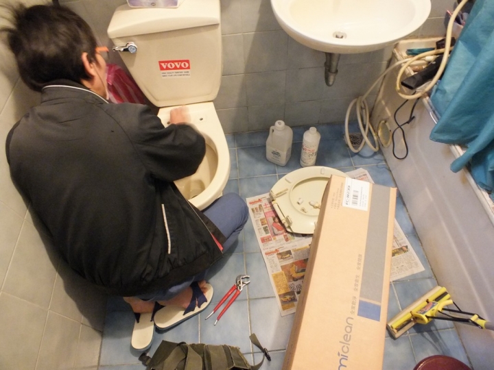 耶！免治馬桶開箱啦！Famiclean全家淨FCW2300瞬熱式經濟座便宜大推