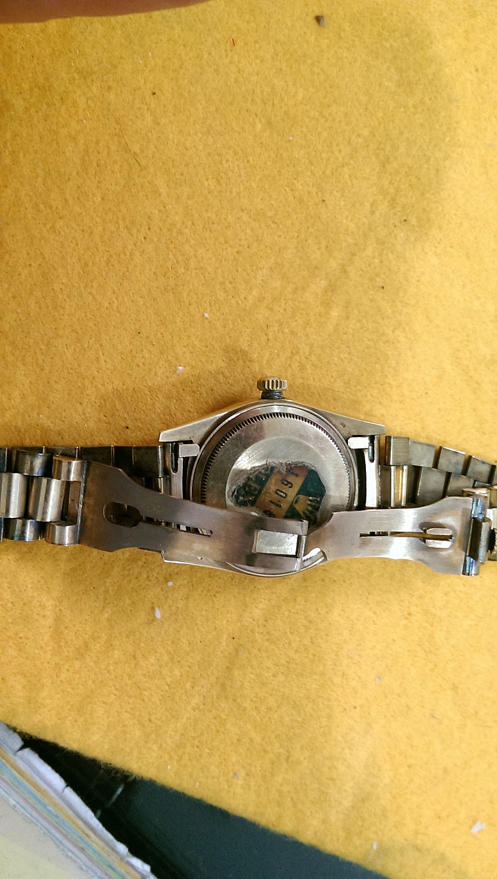 想請教2支 ROLEX 老錶型號