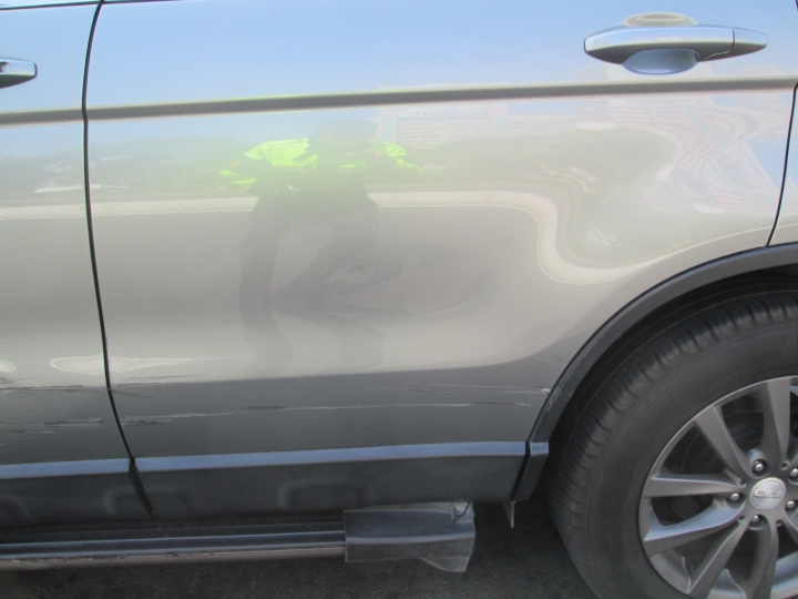 請教2007 CRV 左側兩車門的維修明細