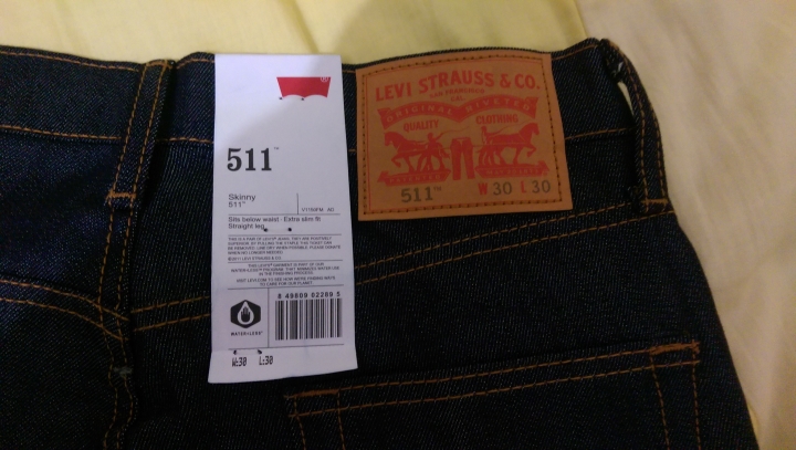 新買了件levis麻煩給點意見