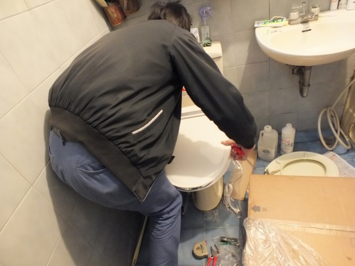 耶！免治馬桶開箱啦！Famiclean全家淨FCW2300瞬熱式經濟座便宜大推