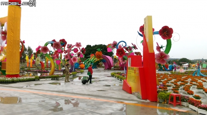 台中烏日燈區白天散步遊