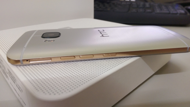 HTC One M9 金包銀開箱囉( ^ω^)