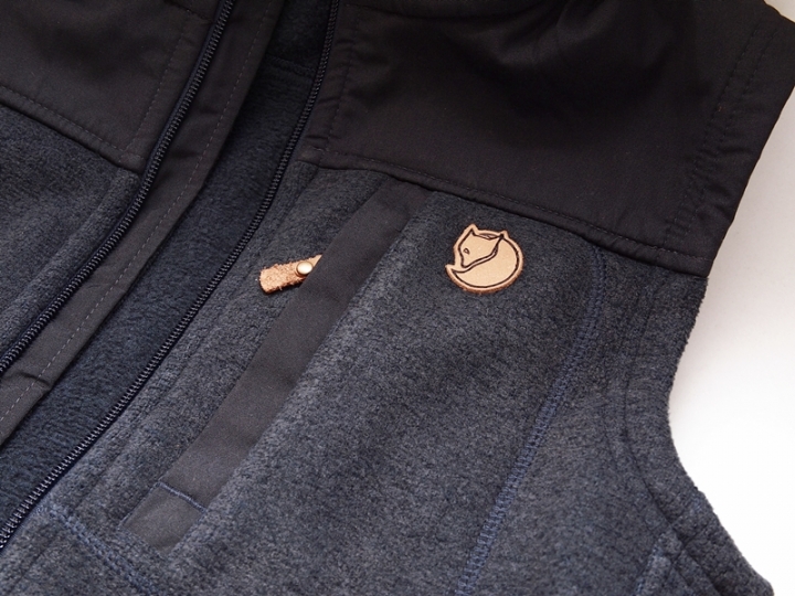 [開箱] Fjallraven 小狐狸針織刷毛背心