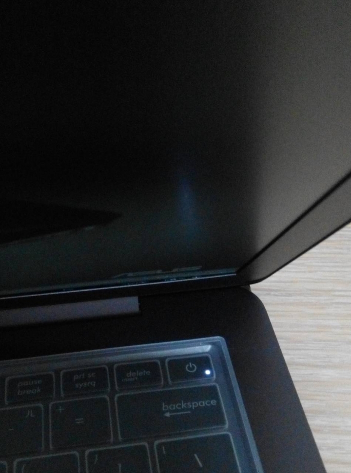 (更新維修狀況)ZENBOOK_UX305各位有無此狀況呢~
