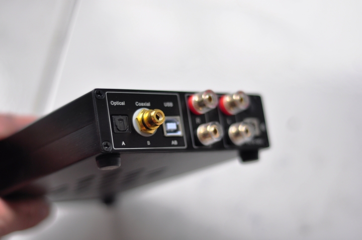 (開箱)新基音學XES-Z1 數位擴大機 + Smart 2 Plus喇叭