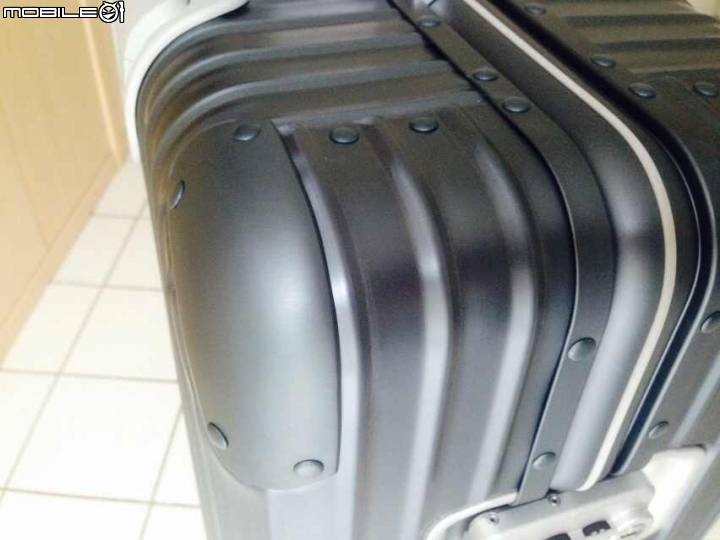 [開箱] RIMOWA 普魯士藍Topas