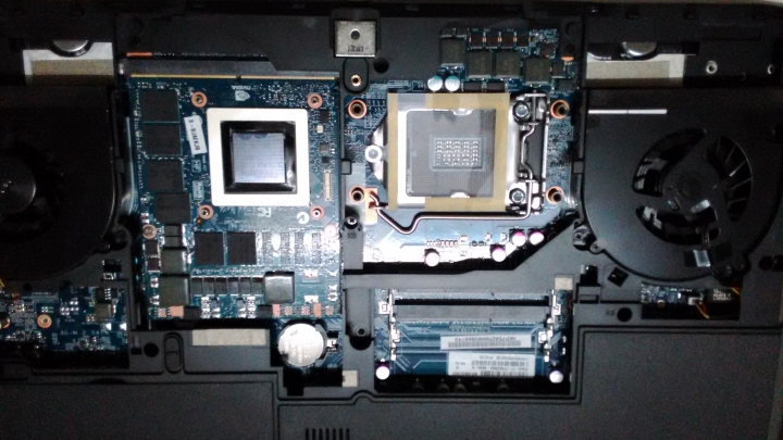 [開箱]兼具效能與CP值的移動桌電─CJSCOPE EX-950 (clevo P750ZM)