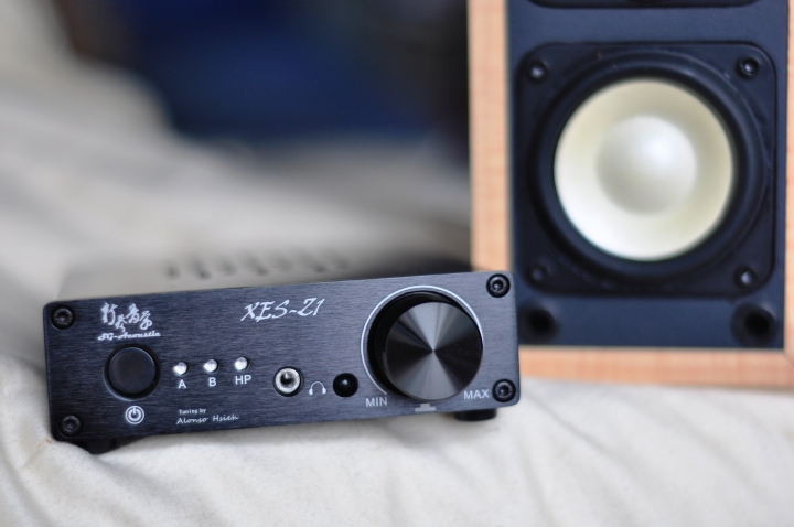 (開箱)新基音學XES-Z1 數位擴大機 + Smart 2 Plus喇叭