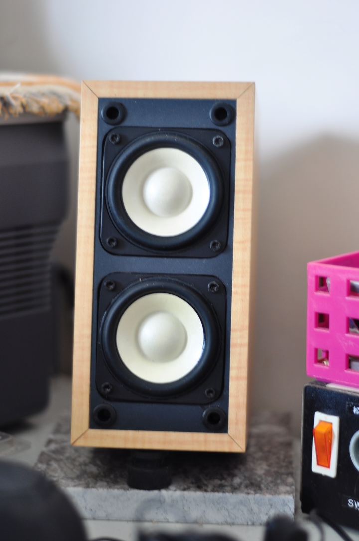 (開箱)新基音學XES-Z1 數位擴大機 + Smart 2 Plus喇叭