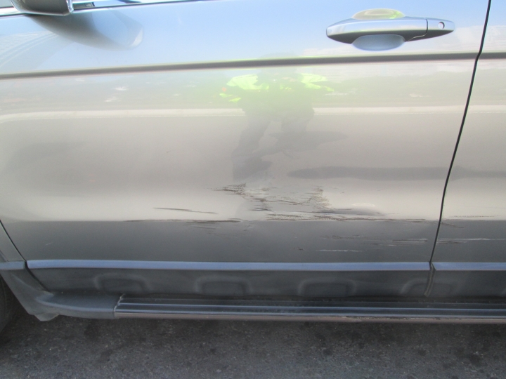 請教2007 CRV 左側兩車門的維修明細