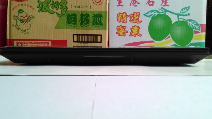 [開箱]兼具效能與CP值的移動桌電─CJSCOPE EX-950 (clevo P750ZM)