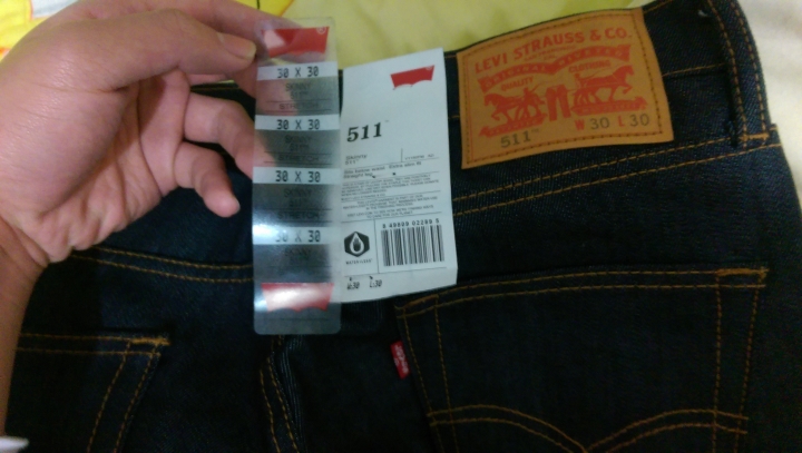 新買了件levis麻煩給點意見