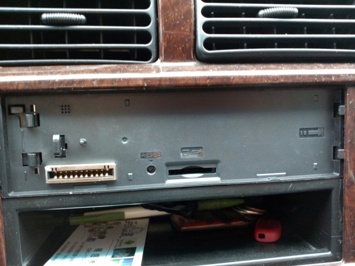 俗俗中道無碟藍芽usb主機NA80BT小開箱