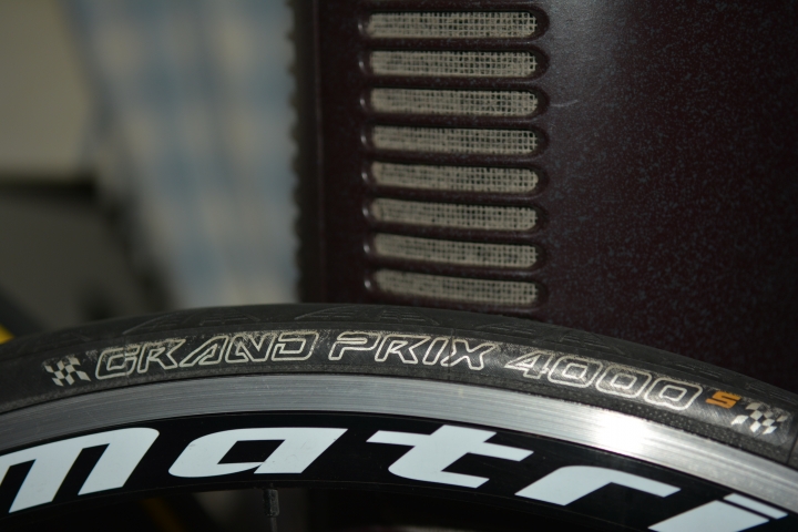 vittoria open corsa evo iii, Michelin pro 4 service course, Continental gp4000s 比較文