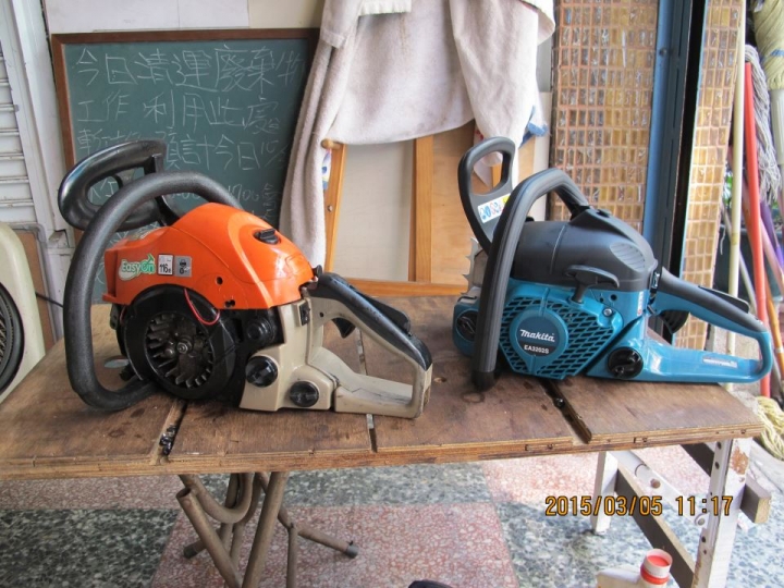 MAKITA 牧田 14、16吋 (400mm) 二行程引擎 鏈鋸機 - EA3202S 40B 開箱
