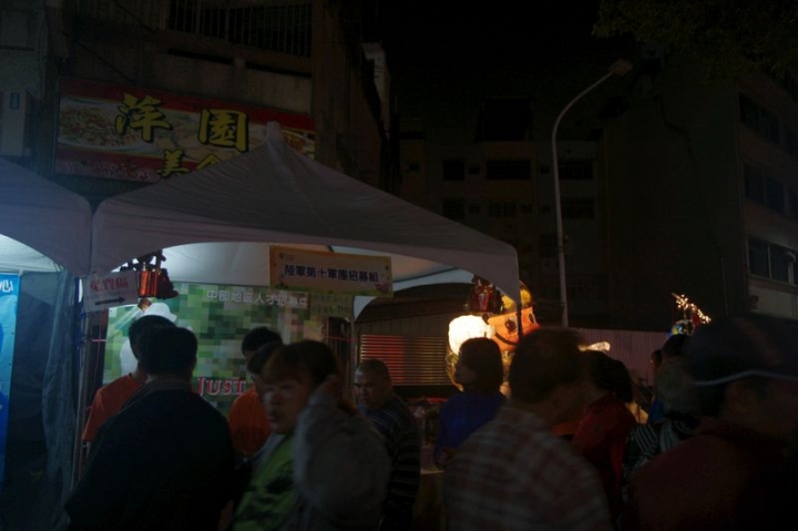 藉由台鐵與高鐵，去台中找尋ibike與BRT，嘗試參觀台中燈會[豐原廟東][大里文創][台中公園][烏日高鐵][傷眼圖多請包涵]