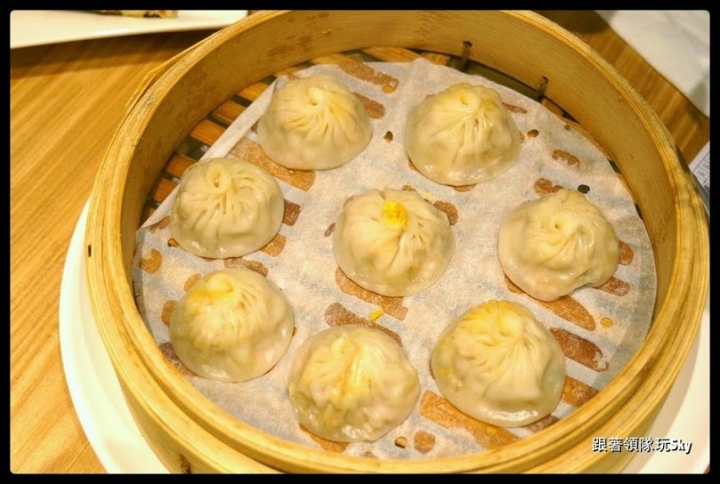 台北美食推薦-超高級鮑魚．燕窩小籠包[ 杭州小籠湯包 ](民生東路店)
