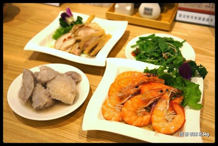 台北美食推薦-超高級鮑魚．燕窩小籠包[ 杭州小籠湯包 ](民生東路店)