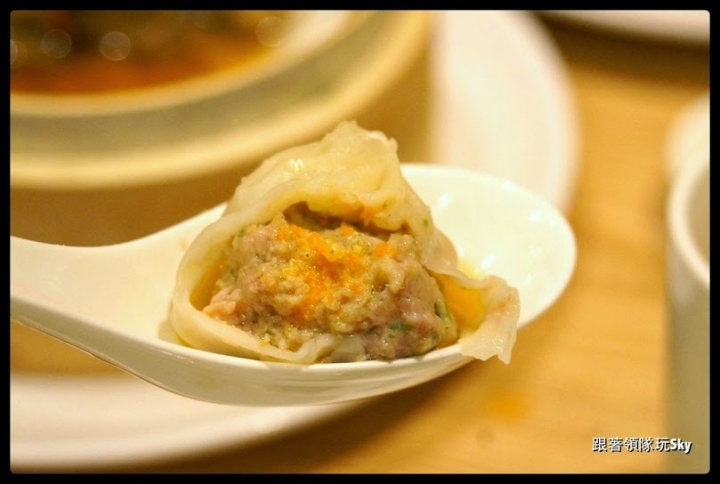 台北美食推薦-超高級鮑魚．燕窩小籠包[ 杭州小籠湯包 ](民生東路店)