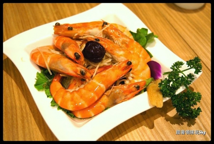 台北美食推薦-超高級鮑魚．燕窩小籠包[ 杭州小籠湯包 ](民生東路店)