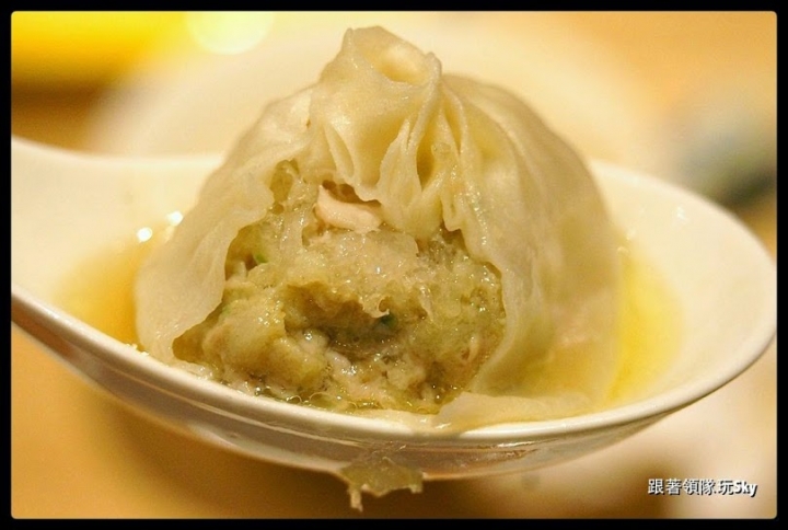 台北美食推薦-超高級鮑魚．燕窩小籠包[ 杭州小籠湯包 ](民生東路店)