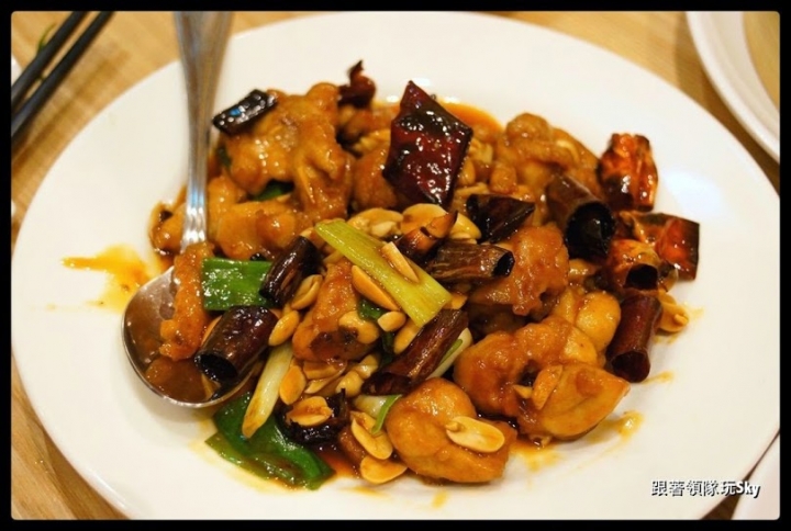 台北美食推薦-超高級鮑魚．燕窩小籠包[ 杭州小籠湯包 ](民生東路店)