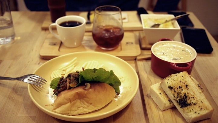 (食)彰化 The planet 星球咖啡 美式蔬食好食在
