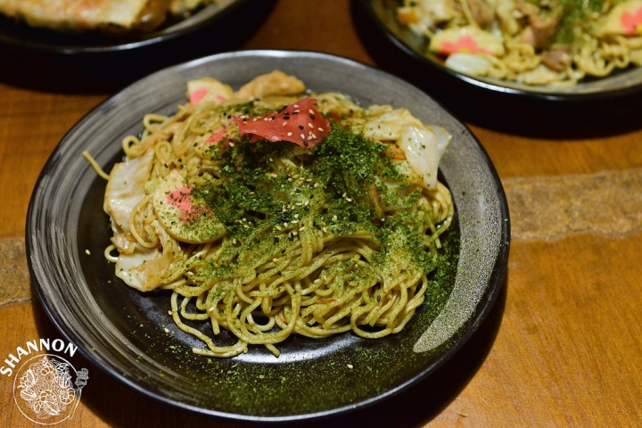 高雄新興區[鉄井家 焼き餃子]日式、炒麵、烏龍麵、小吃、煎餃、聚餐、平價、六合夜市