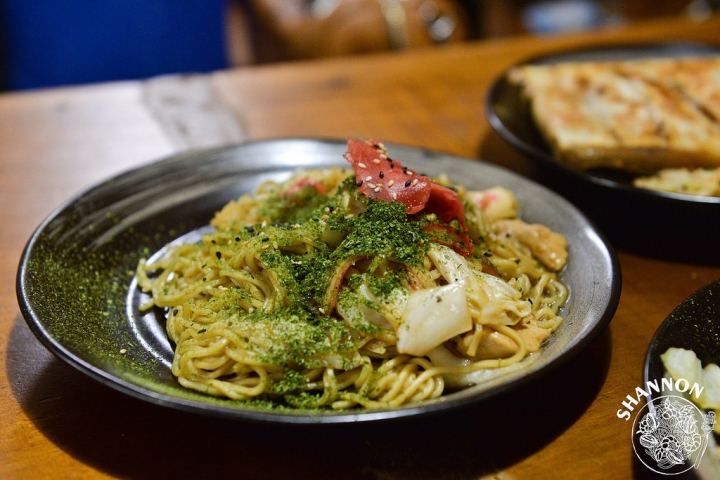 高雄新興區[鉄井家 焼き餃子]日式、炒麵、烏龍麵、小吃、煎餃、聚餐、平價、六合夜市