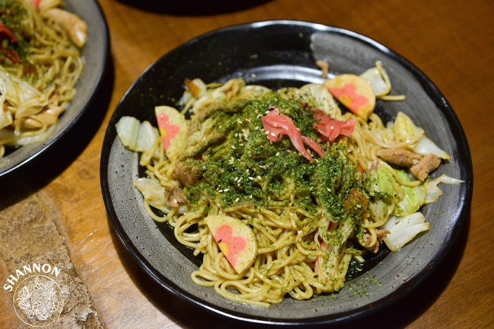 高雄新興區[鉄井家 焼き餃子]日式、炒麵、烏龍麵、小吃、煎餃、聚餐、平價、六合夜市