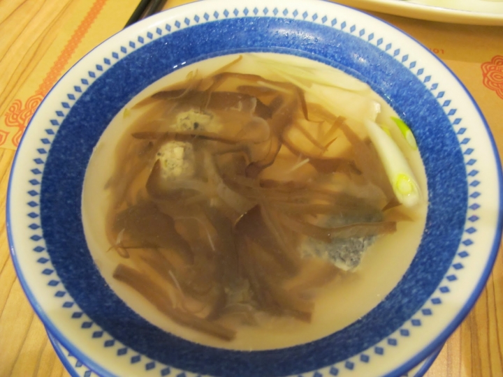 [食記] 尋訪中山站美食。長鼻子泰國餐廳LONG TRUNK THAI RESTAURANT。人少也能享用的泰式套餐!