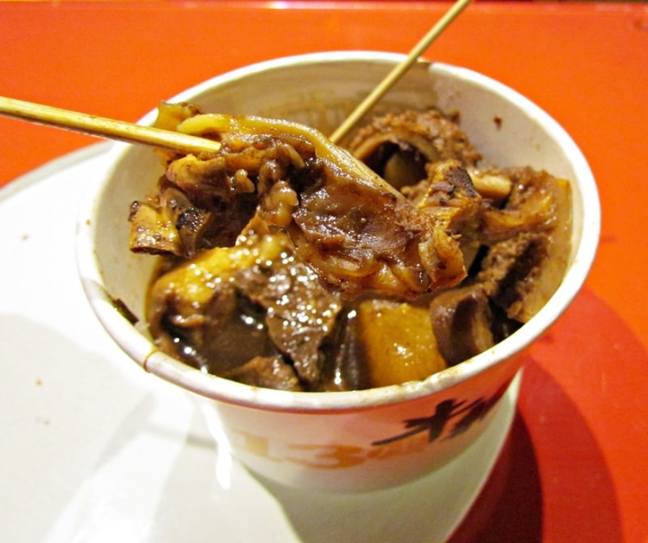 [吃食]士林夜市十三座牛雜~香港道地的庶民美食來台重新開張