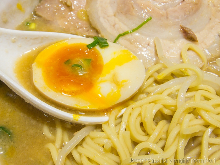 [台北]少了些鹹味的魚系豚骨拉麵 麵屋輝