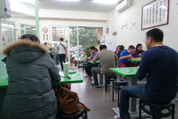 雪花般的卡滋卡滋鍋貼 小六鍋貼 2015/3/20
