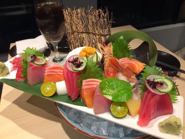[食記] 天八日式居酒屋-忠孝店。生魚片壽司創意料理!下班小酌好去處!