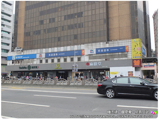 【HOYII北車站。情境式美食商場】咦~我在紐約地鐵裡大吃大喝!!!