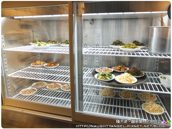 【HOYII北車站。情境式美食商場】咦~我在紐約地鐵裡大吃大喝!!!