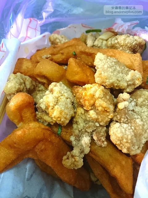 百鮮鹹酥雞 - 麵衣香酥脆,食材新鮮,吃起來不油膩,加蔥蒜特別香,超推的鹹酥雞 @ 板橋小遠百斜對面