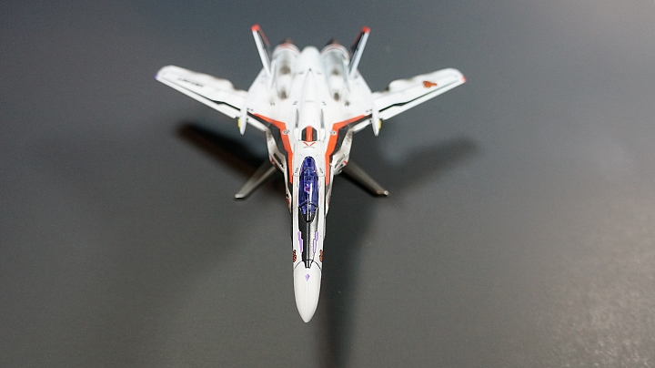 超時空要塞 Bandai 1/100 VF-25F