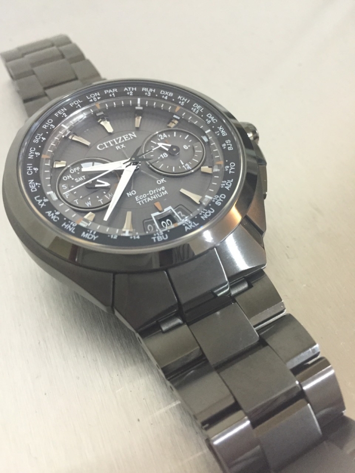 黑錶控—低調的CITIZEN 鈦金屬黑(CC1085-52E)